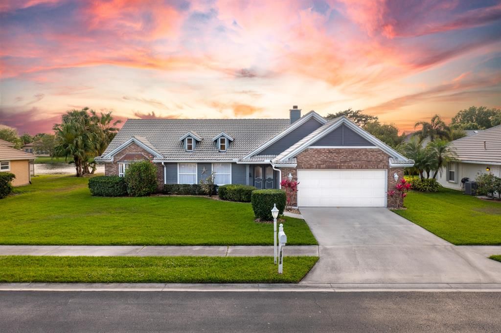 Photo of 1318 SW Briarwood Drive, Port Saint Lucie, FL 34986 (MLS # R10872234)