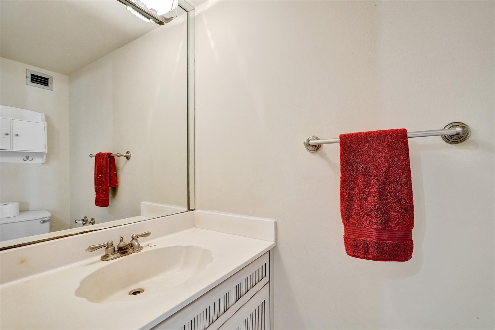 Oceanview Park Condo - Residential Lease