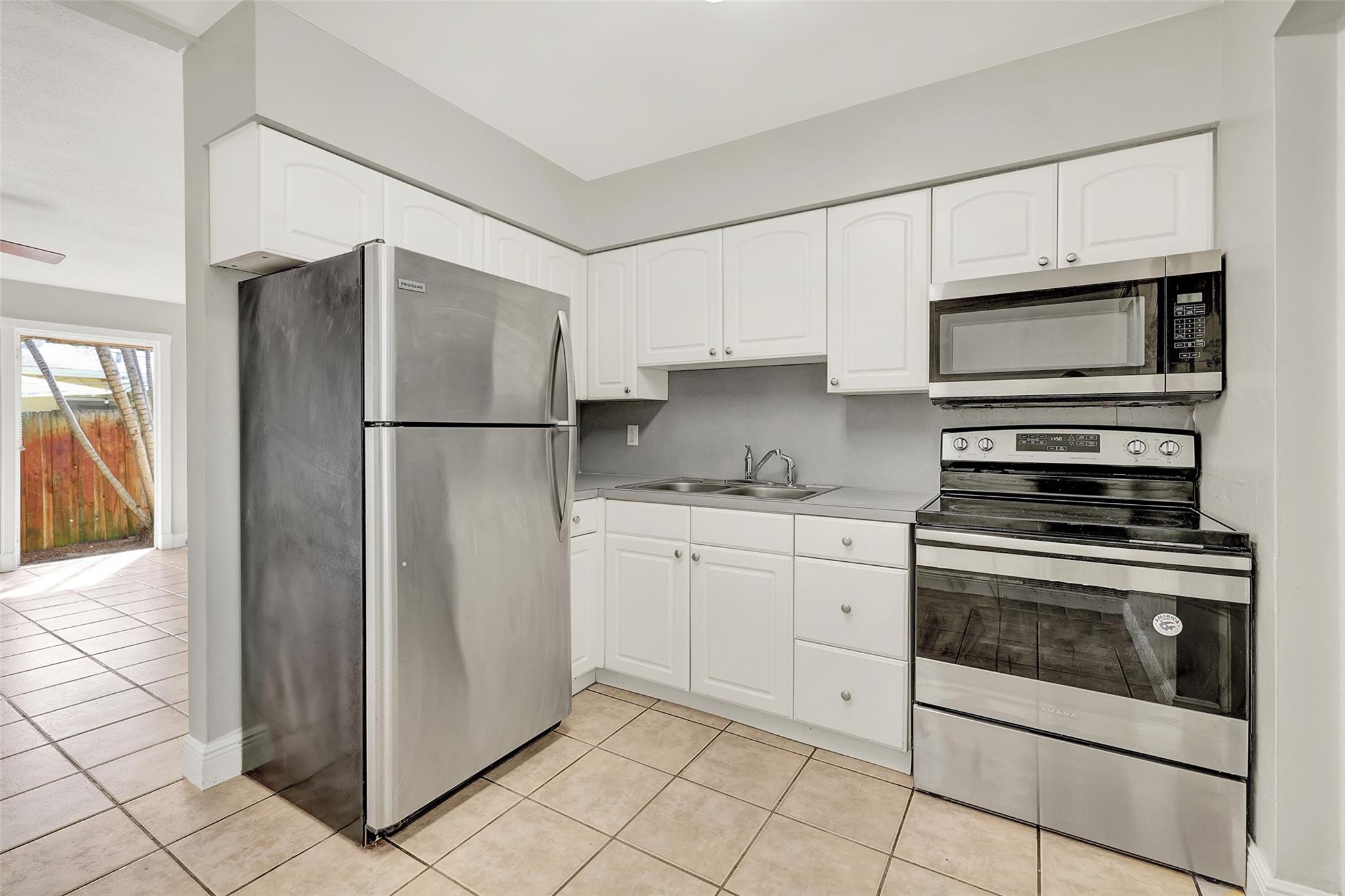 3042 NE 13th Ave
