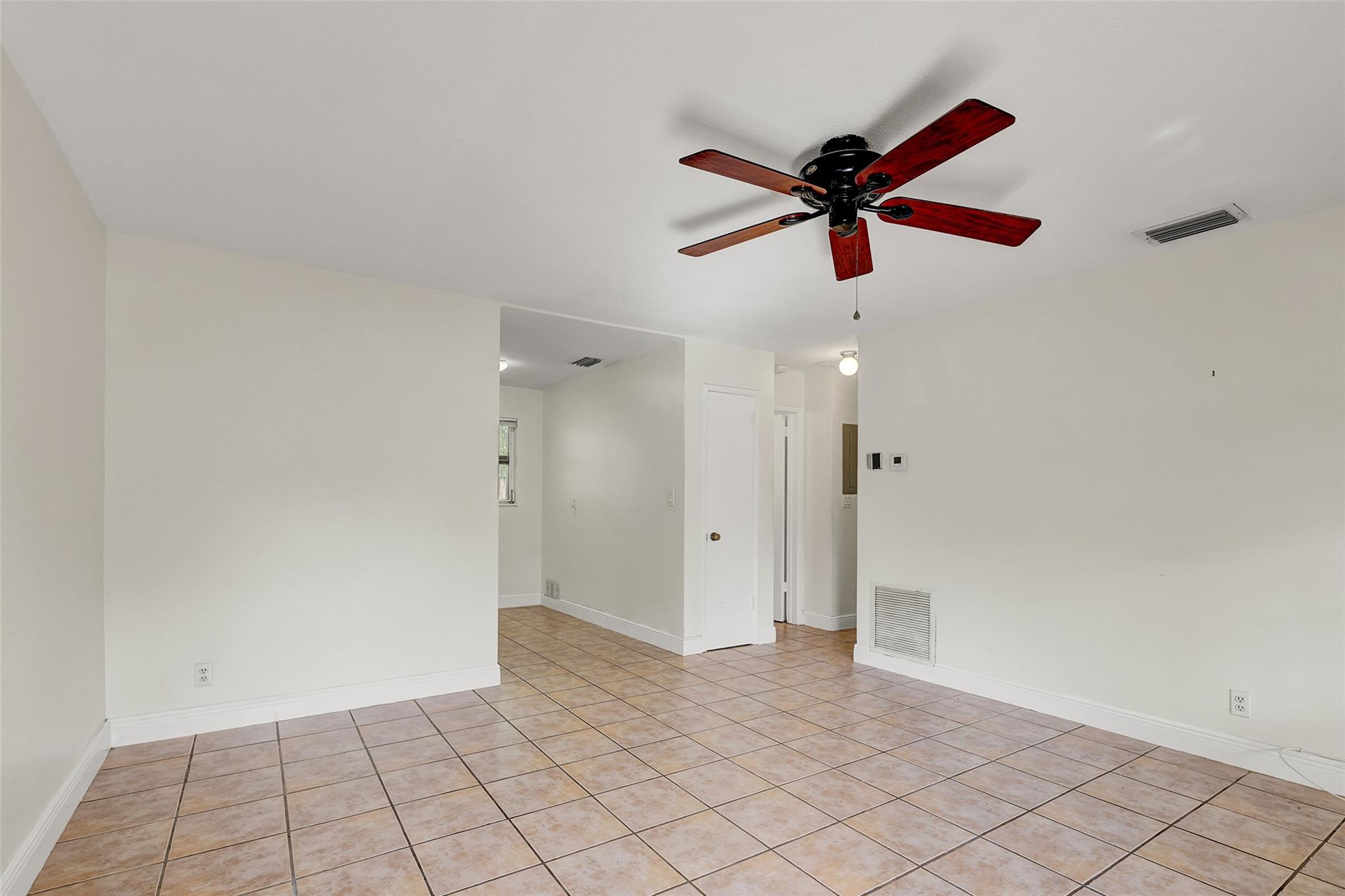 3042 NE 13th Ave