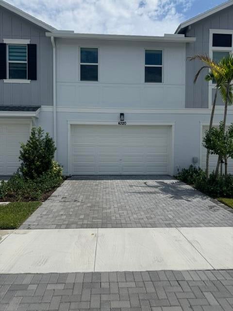 4320 Brookgreen Square