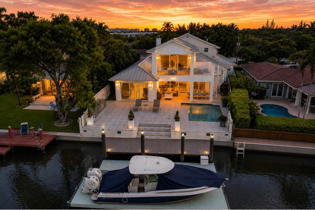 Photo of 2009 NE 21ST Street, Fort Lauderdale, FL 33305 (MLS # B26065201)