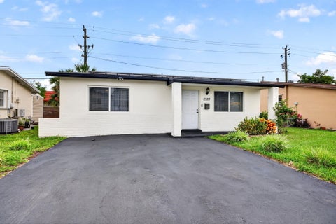 Tiny photo for 2333 NW 82ND Way NW, Sunrise, FL 33322 (MLS # B26072315)