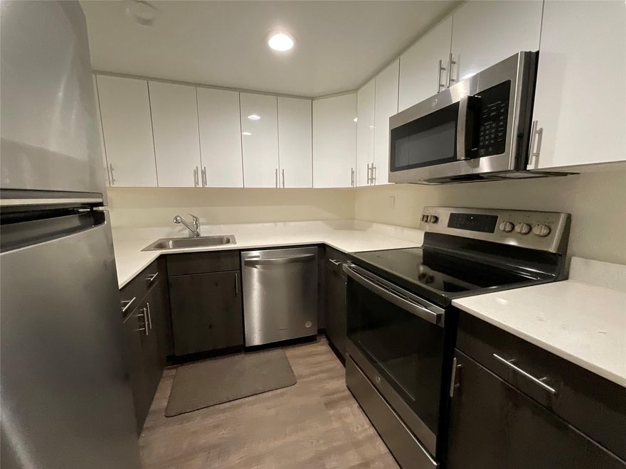 Oversized 1 bedroom (1000sqft) with a very large living area and tons of closet space! Country Club Towers is now leasing luxury waterfront one and two bedroom residences featuring huge living spaces, oversized bedrooms and tons of closet space. If you’re looking for a spacious and well-appointed rental with resort-style amenities and beautifully maintained grounds, look no further. Country Club Towers offers all these lifestyle choices plus effortless expressway convenience and easy access to anything in Miami-Dade or Broward county. *$99 DEPOSIT (based on credit) *FAST AND EASY MOVE IN *LARGE FRIENDLY PETS UP TO 60LBS. OK