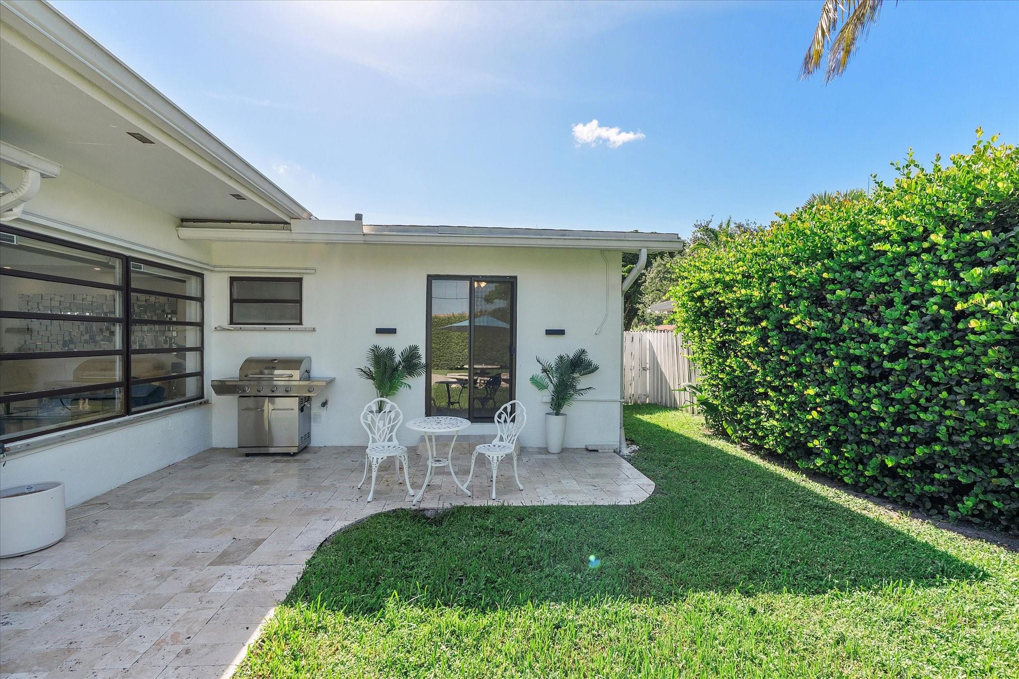 Hollywood Hills 6-22 B - Residential