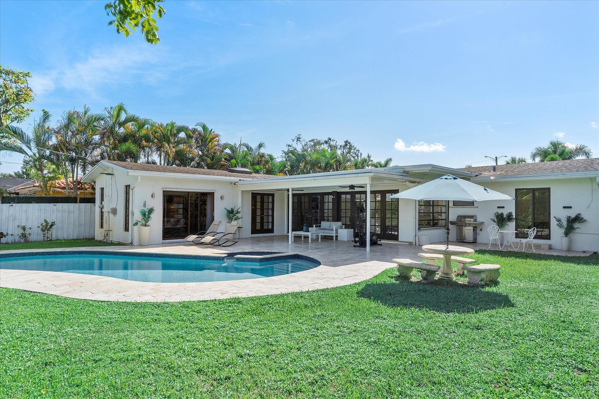 Hollywood Hills 6-22 B - Residential