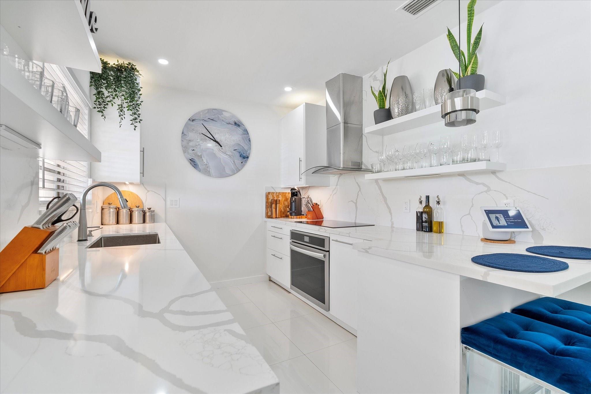 Hollywood Hills 6-22 B - Residential