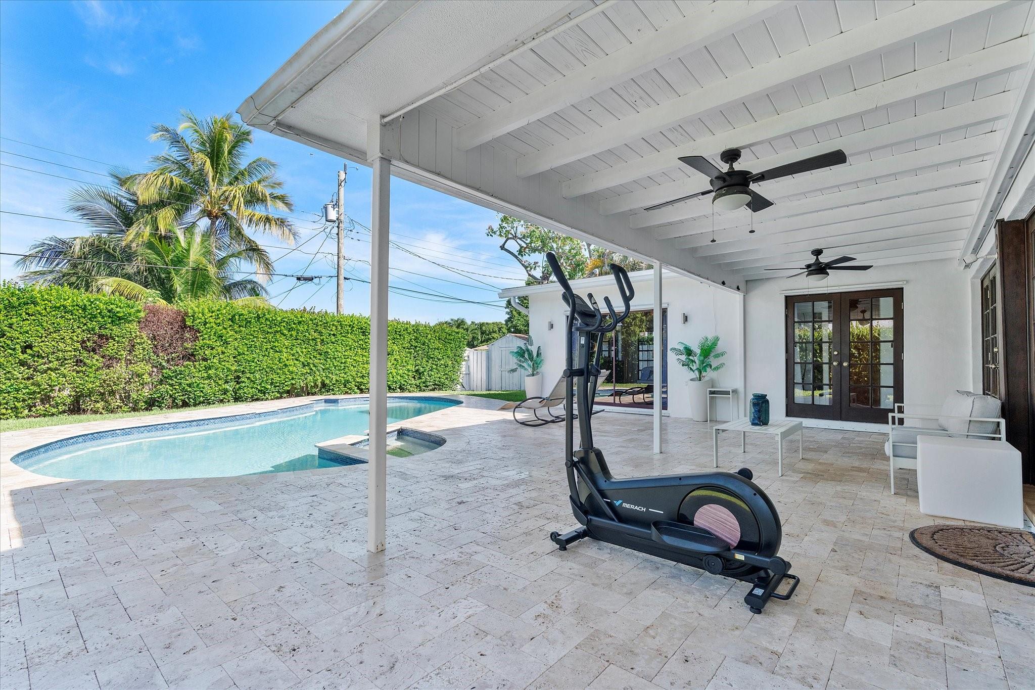 Hollywood Hills 6-22 B - Residential