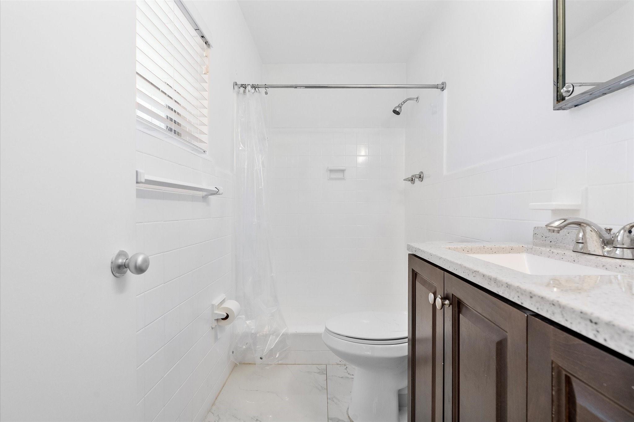 Hollywood Hills 6-22 B - Residential