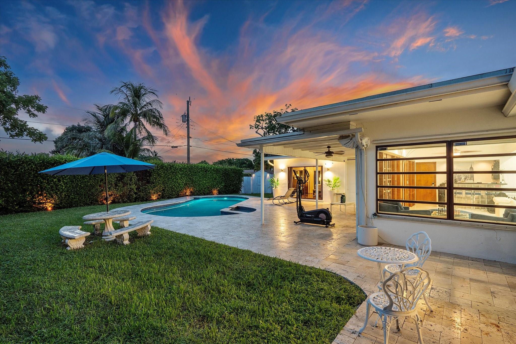 Hollywood Hills 6-22 B - Residential