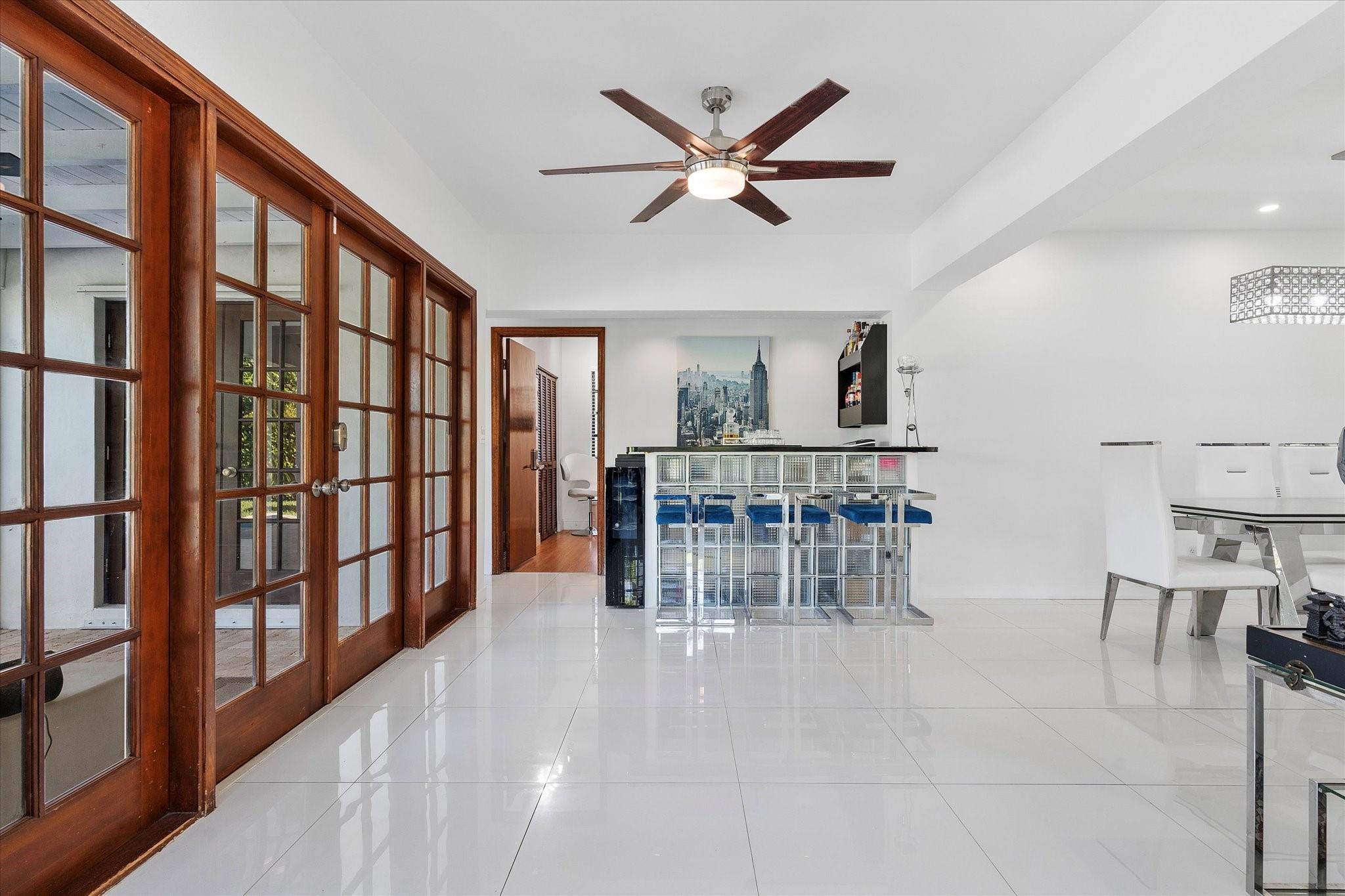 Hollywood Hills 6-22 B - Residential