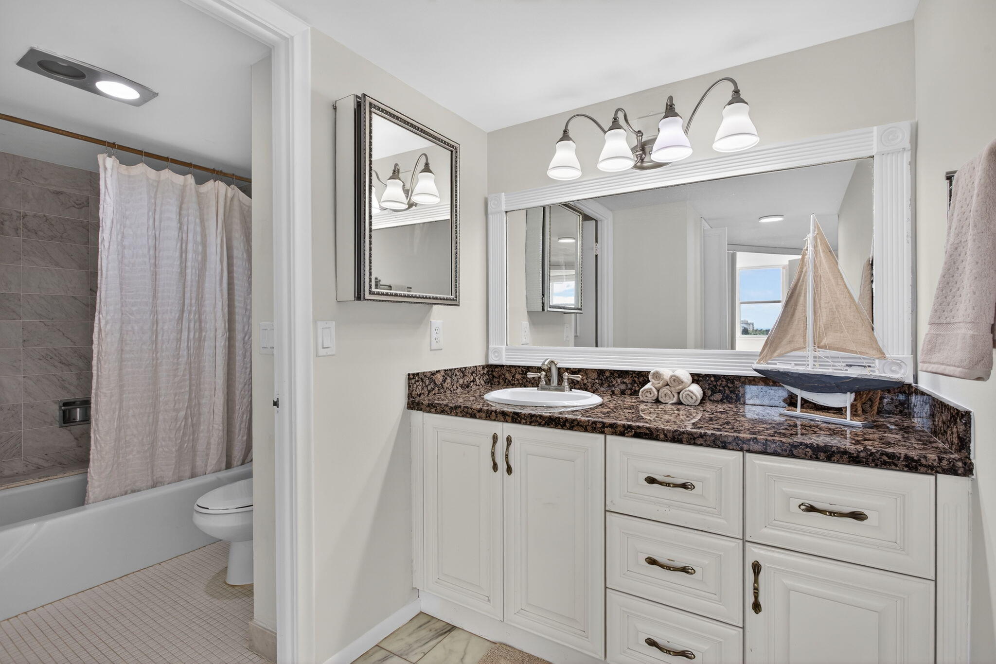 OPAL TOWERS CONDO - Residential