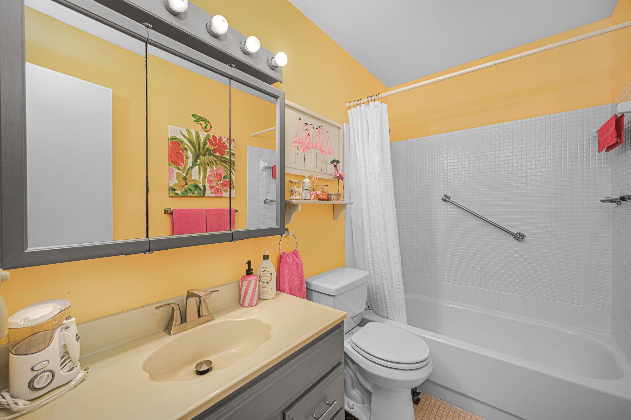 Fort Pierce, Florida 34982, United States, 1 Bedroom Bedrooms, ,1 BathroomBathrooms,Residential,Active,209439