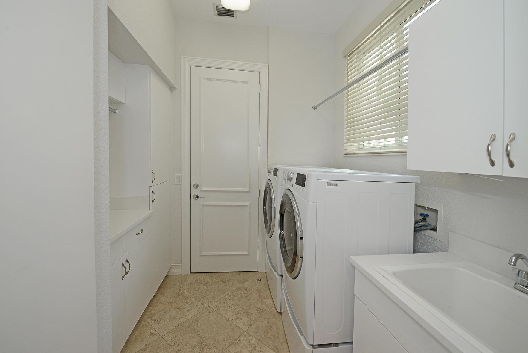 WOODFIELD COUNTRY CLUB - Residential Lease