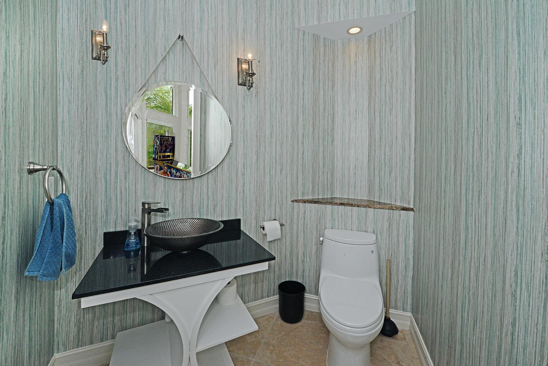 WOODFIELD COUNTRY CLUB - Residential Lease