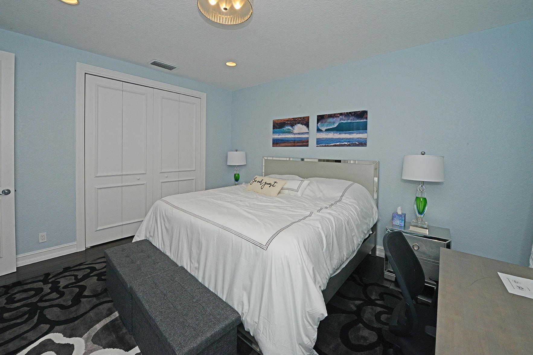 WOODFIELD COUNTRY CLUB - Residential Lease