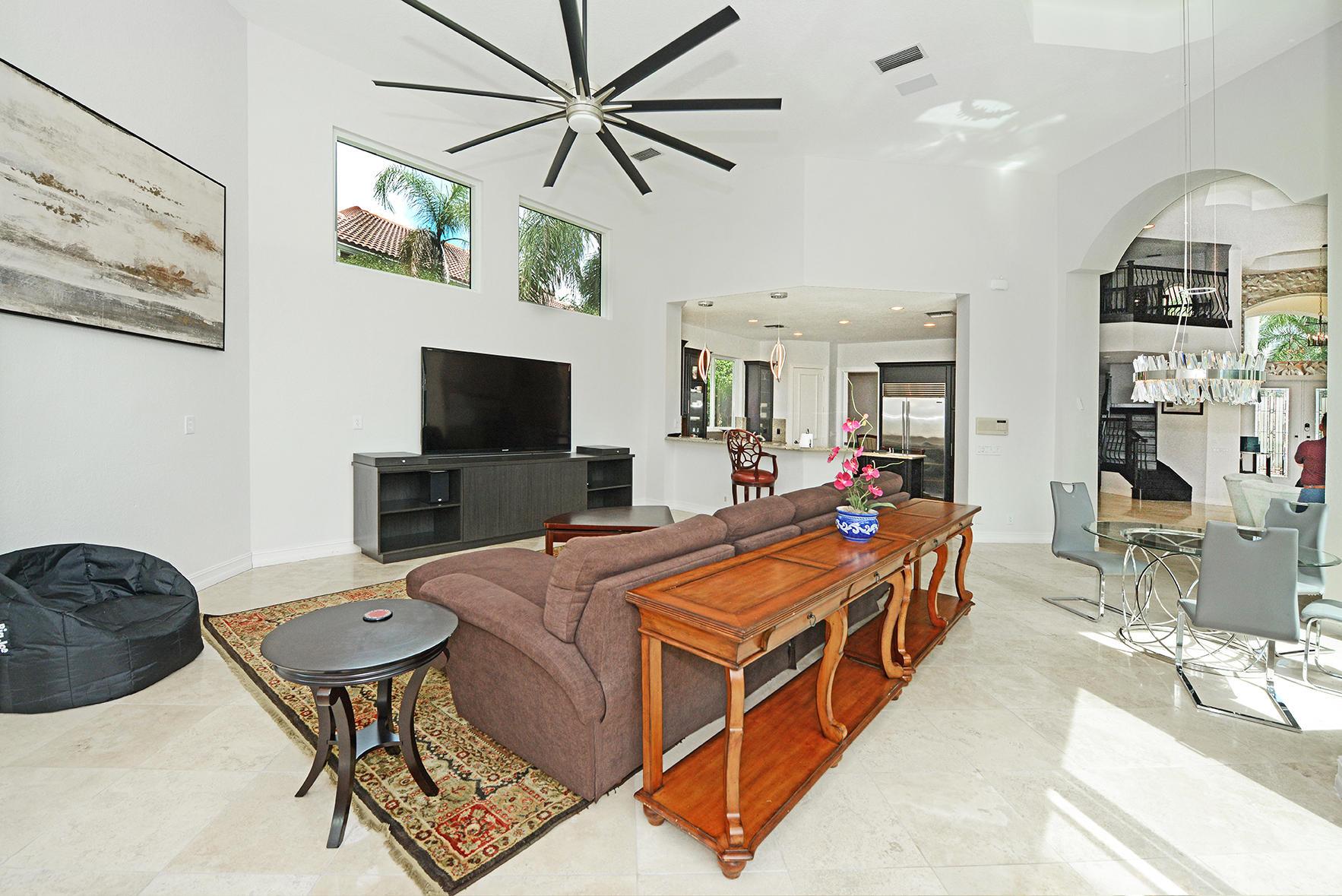 WOODFIELD COUNTRY CLUB - Residential Lease