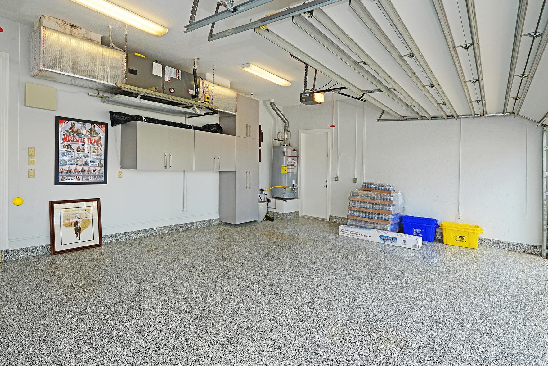 WOODFIELD COUNTRY CLUB - Residential Lease