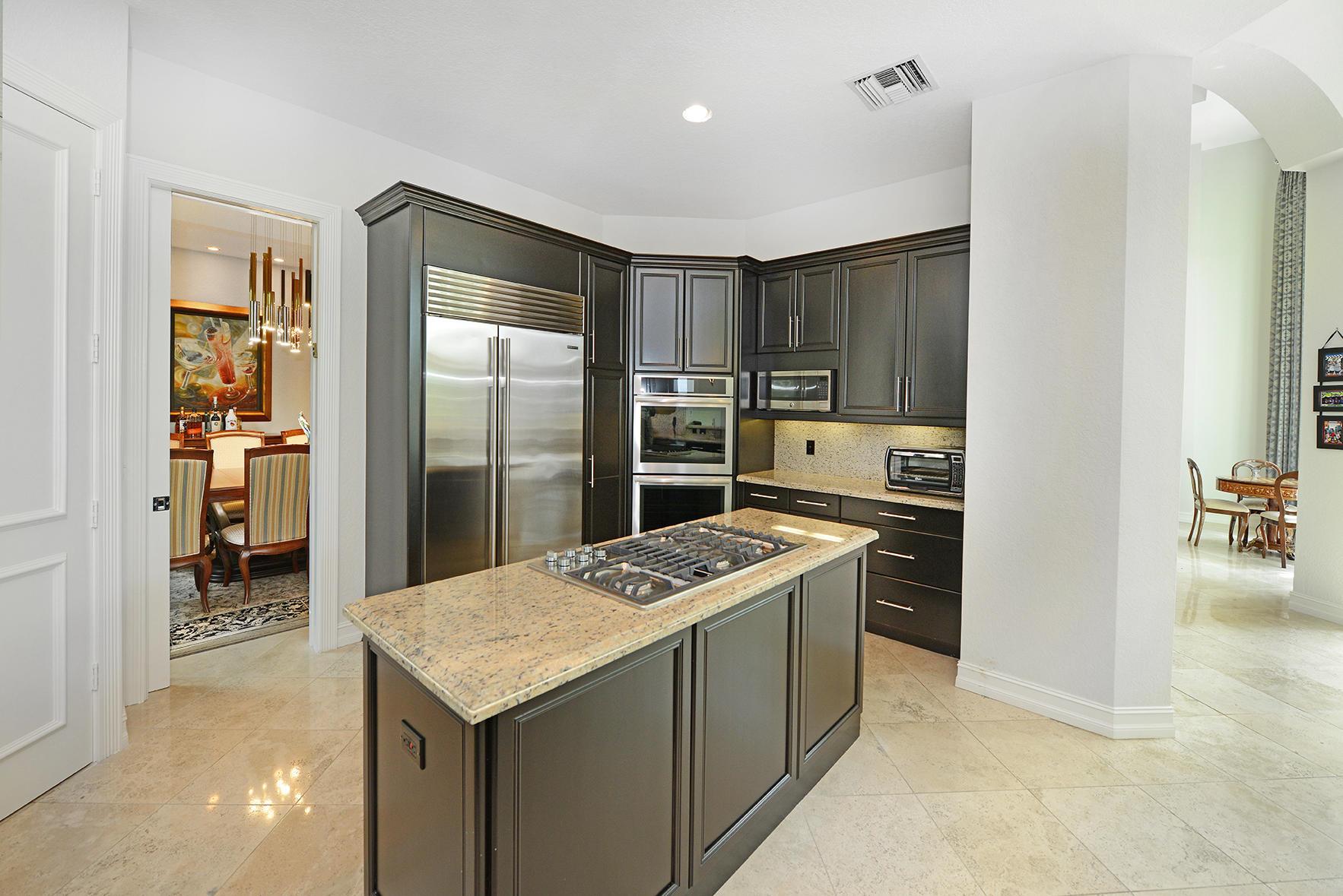 WOODFIELD COUNTRY CLUB - Residential Lease