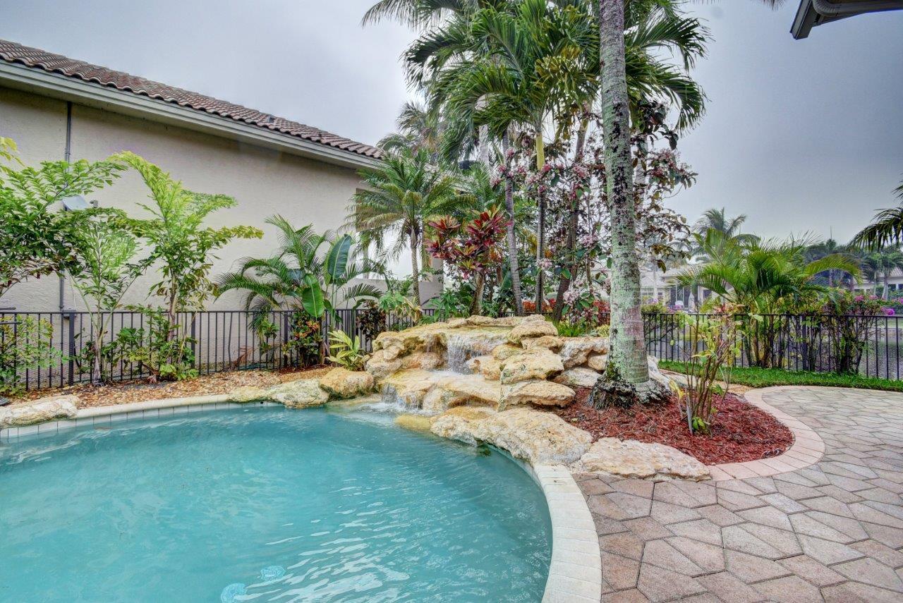 WOODFIELD COUNTRY CLUB - Residential Lease