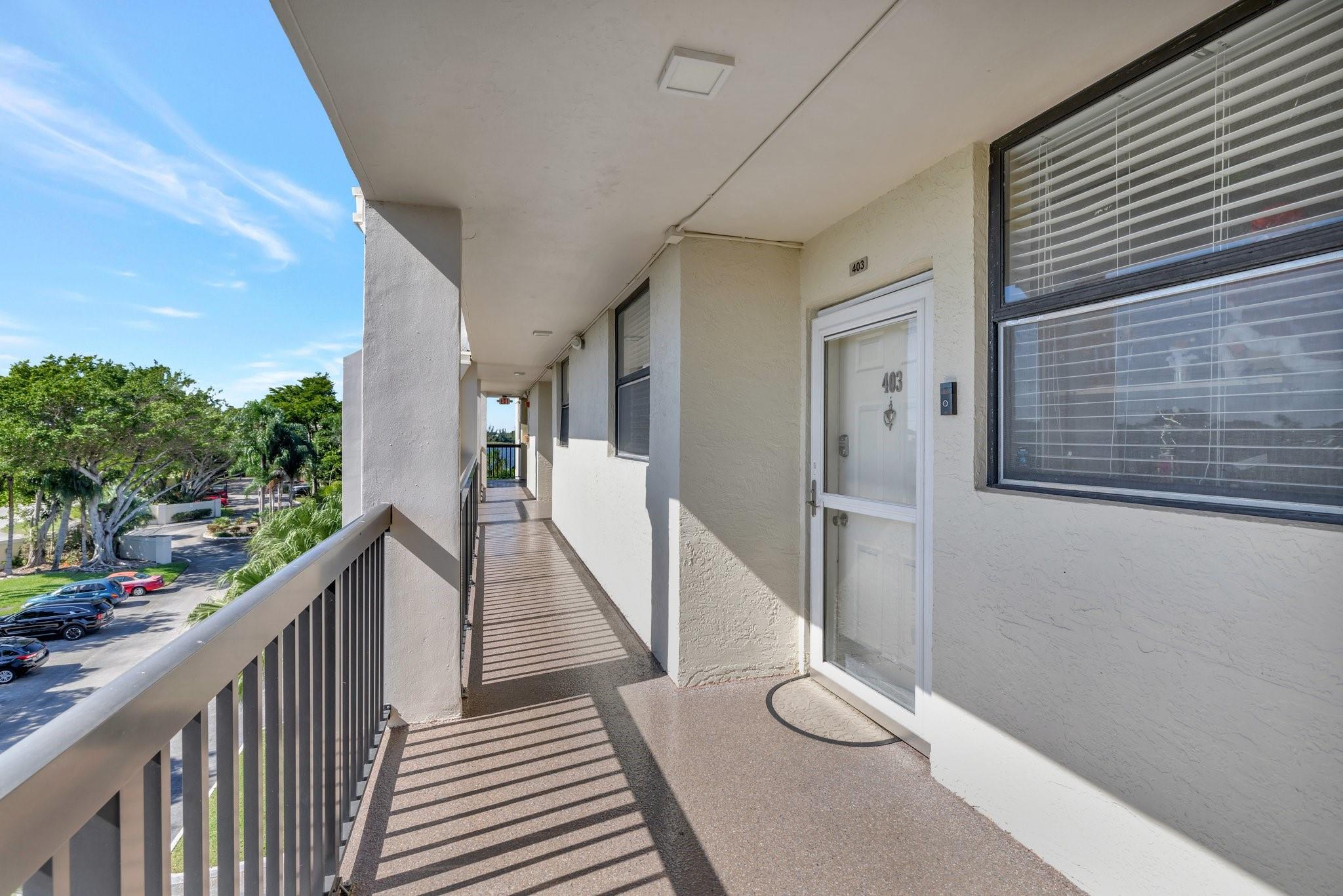 115 Lake Emerald Dr 403