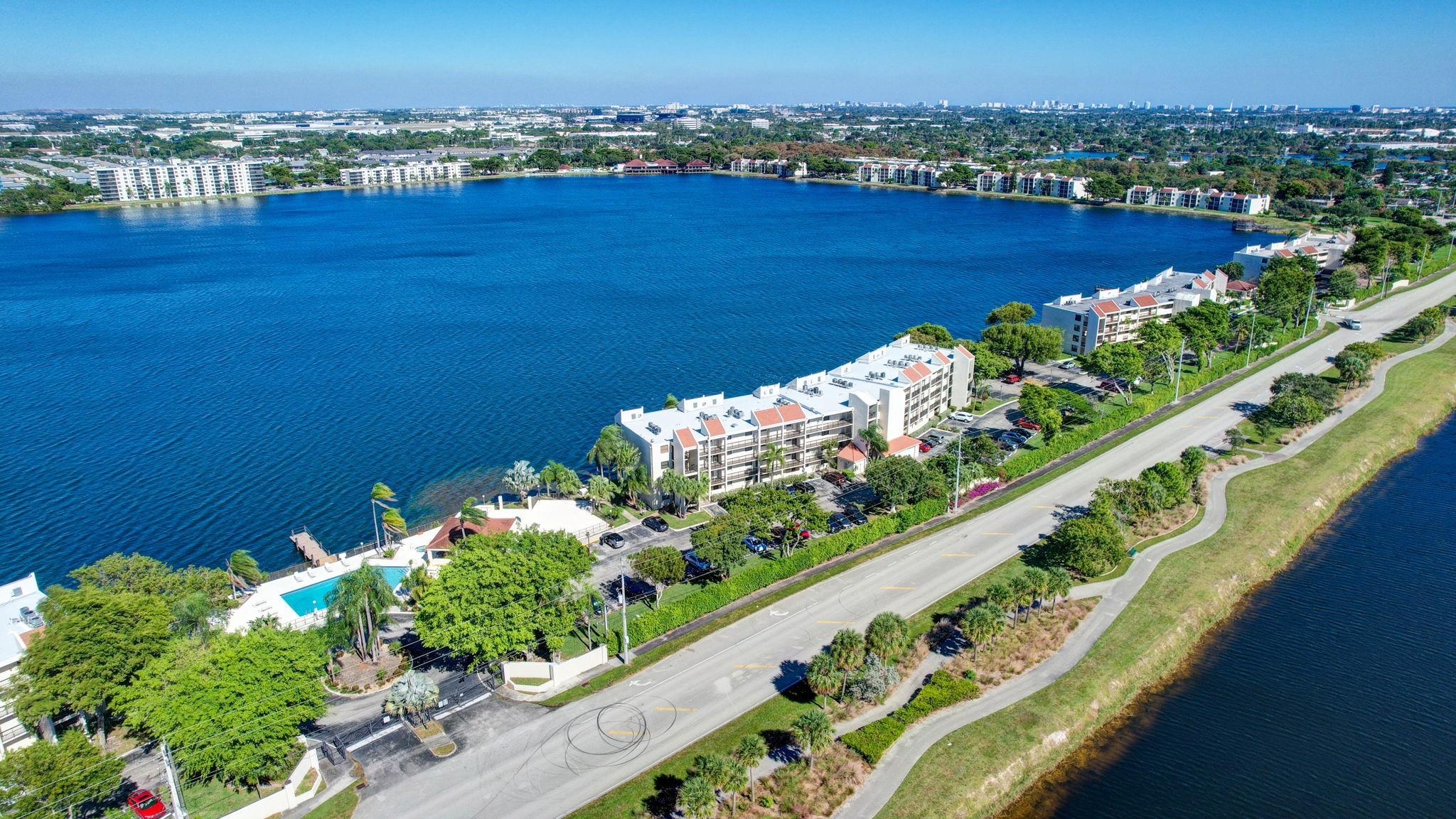 115 Lake Emerald Dr 403