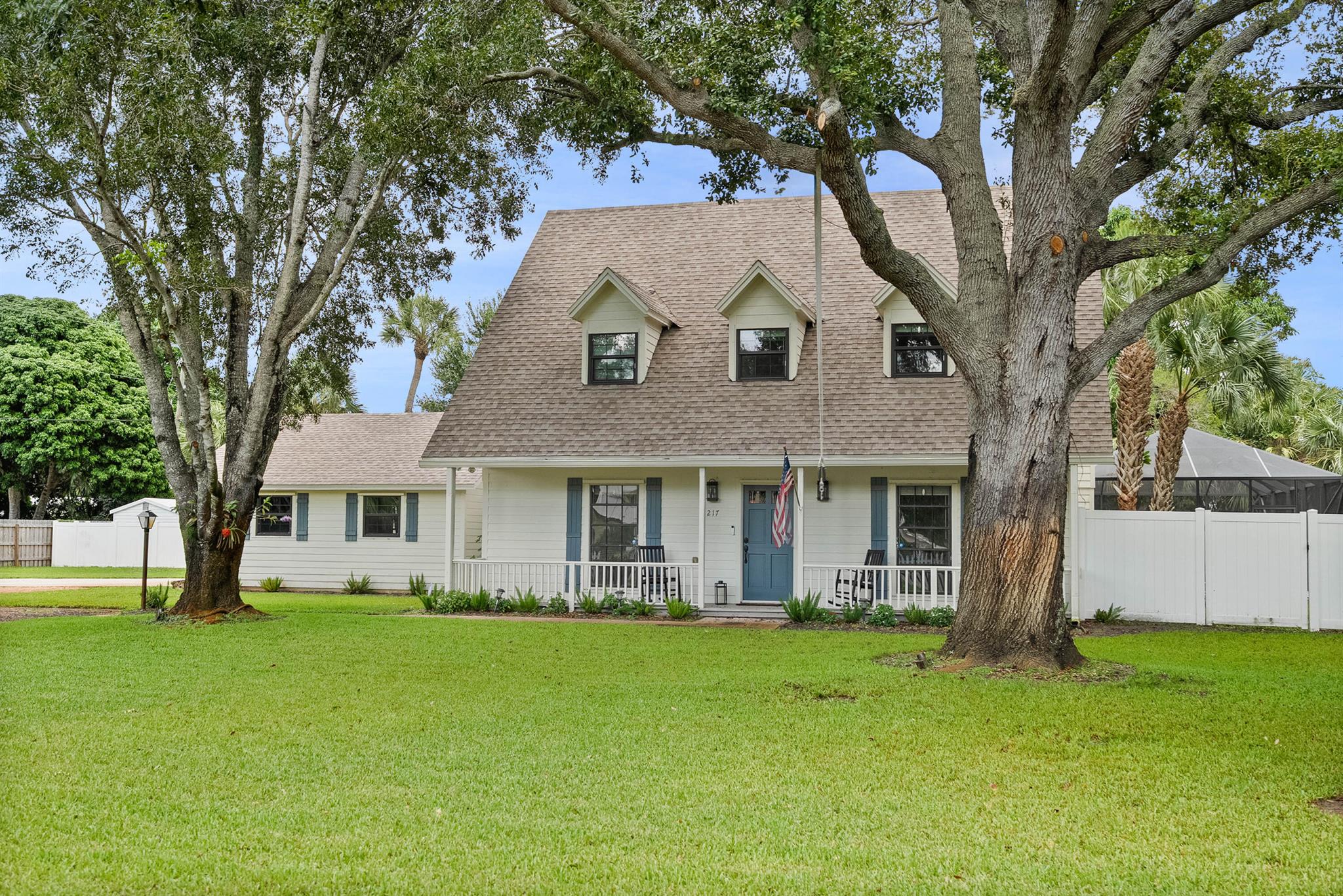 217 SE Oriole Avenue