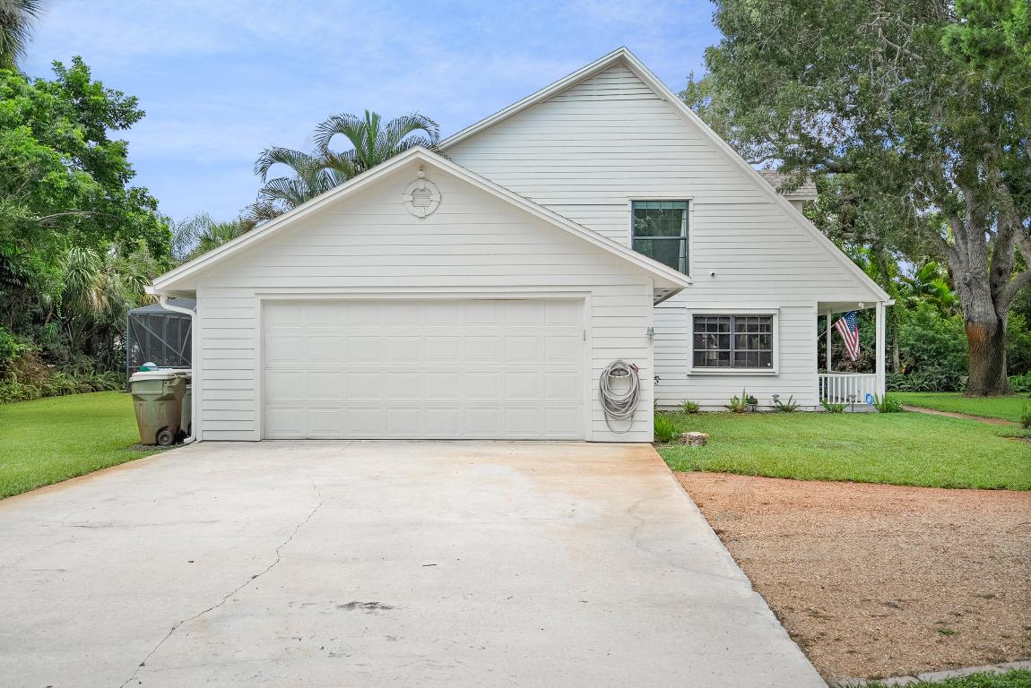 217 SE Oriole Avenue