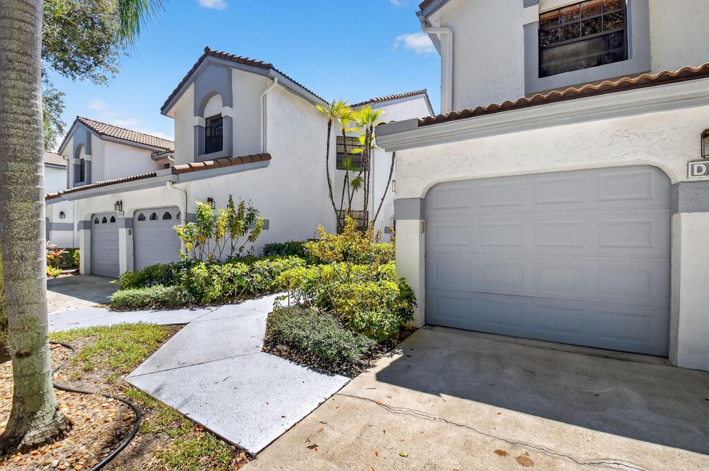 Photo of 5382 Venetia Court #D, Boynton Beach, FL 33437 (MLS # R11117248)