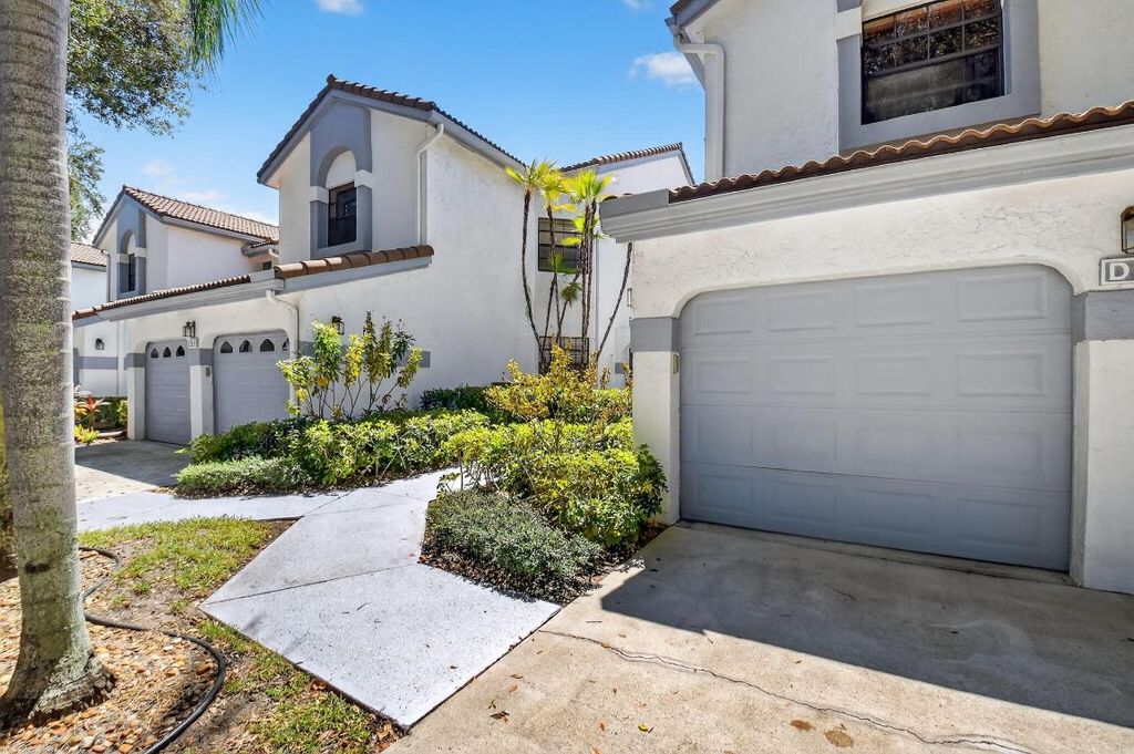 Photo of 5382 Venetia Court #D, Boynton Beach, FL 33437 (MLS # R11117248)