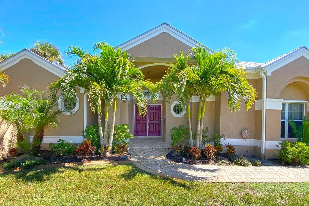 Photo of 502 Cross Creek Circle, Sebastian, FL 32958 (MLS # R11144747)