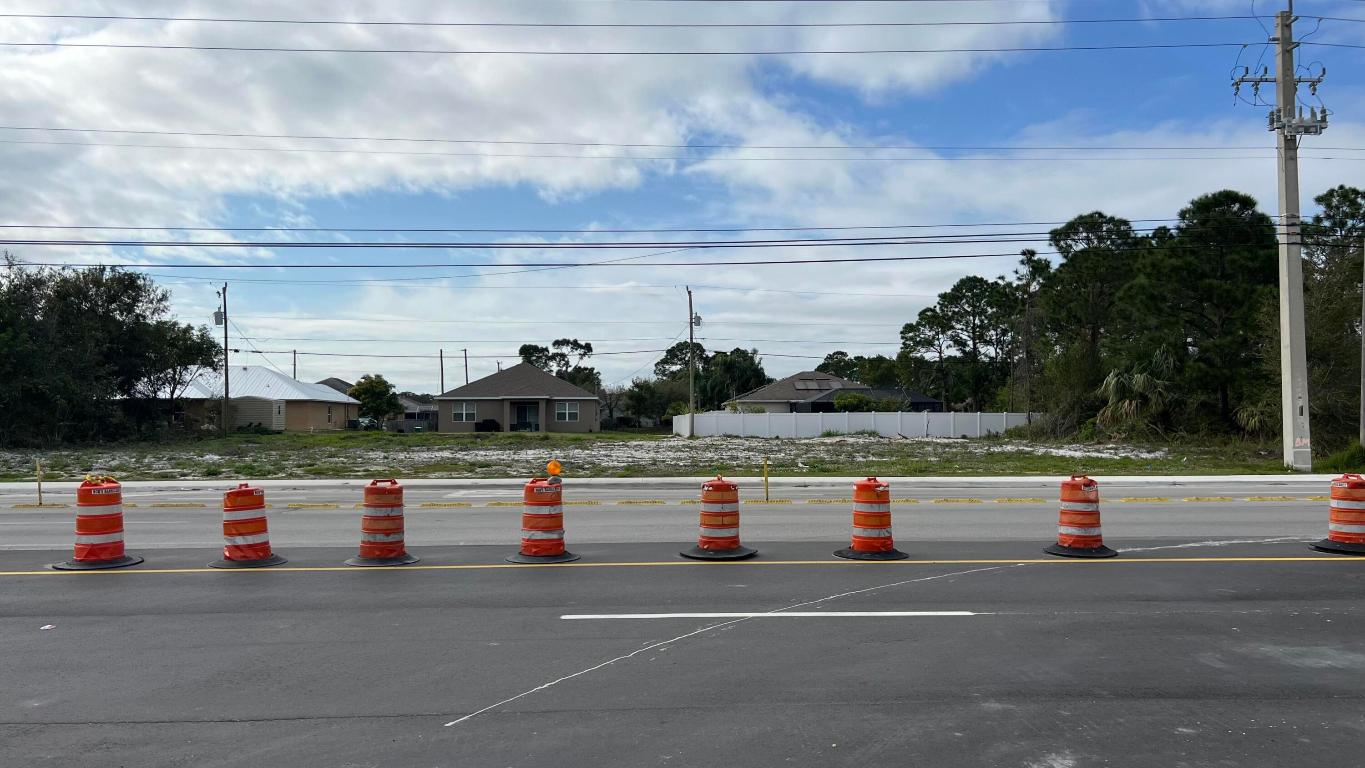 PORT ST LUCIE SECTION 16 - Land