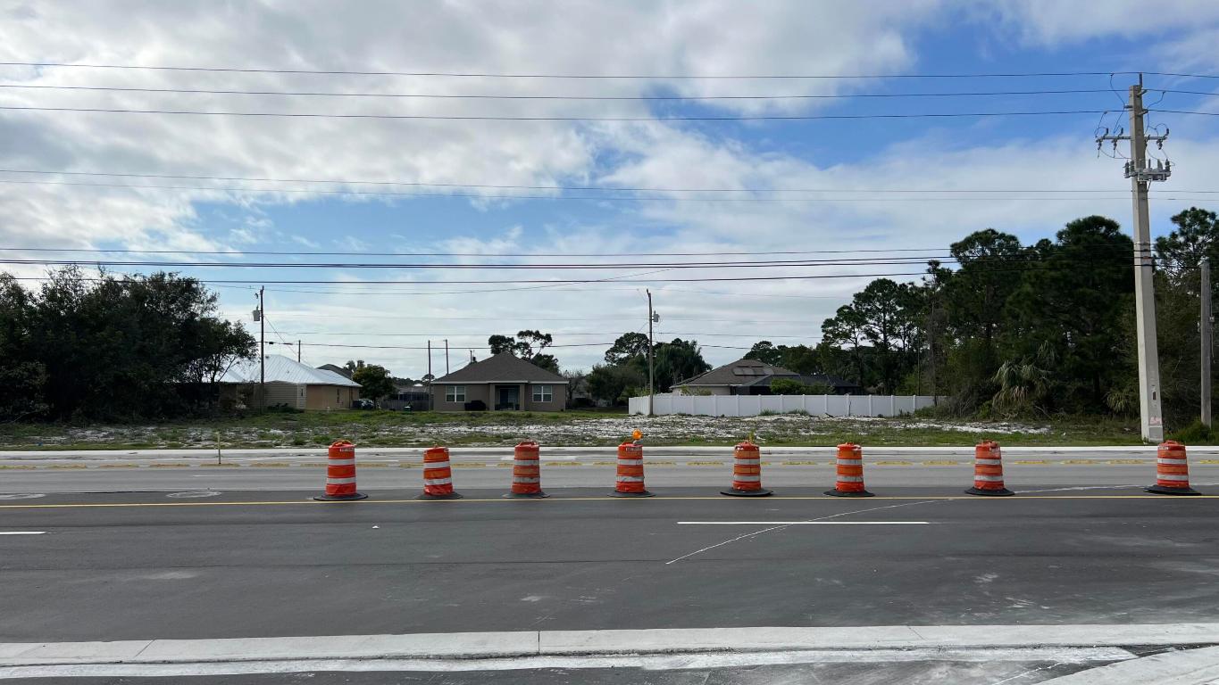 PORT ST LUCIE SECTION 16 - Land