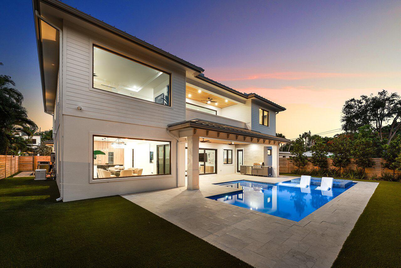 451 NW 7th Avenue