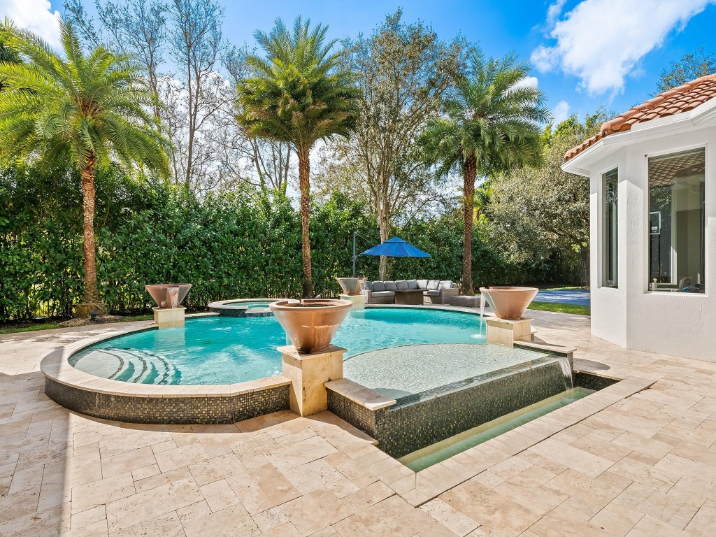 VISTA DEL LAGO - Residential