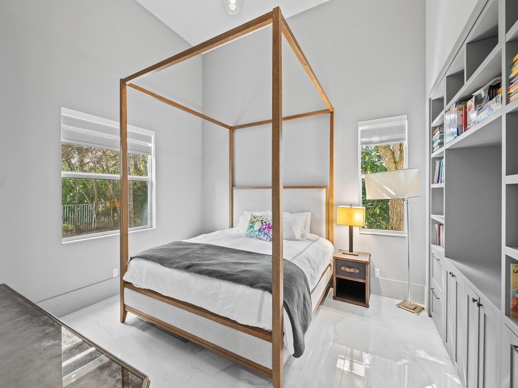 VISTA DEL LAGO - Residential