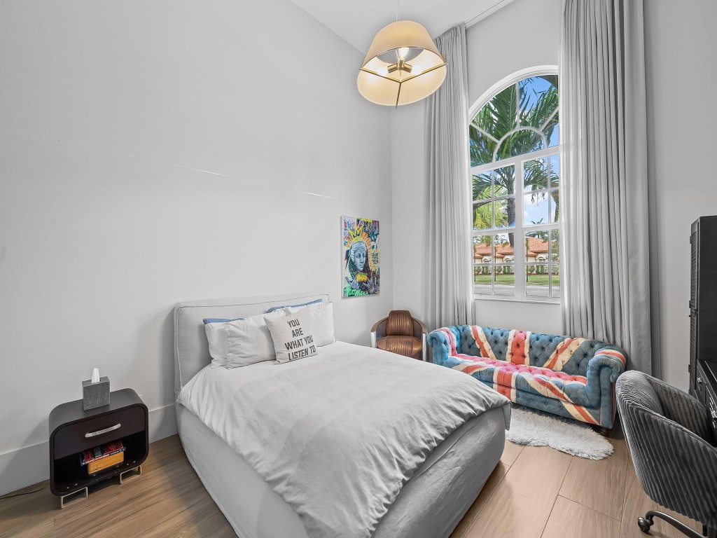 VISTA DEL LAGO - Residential