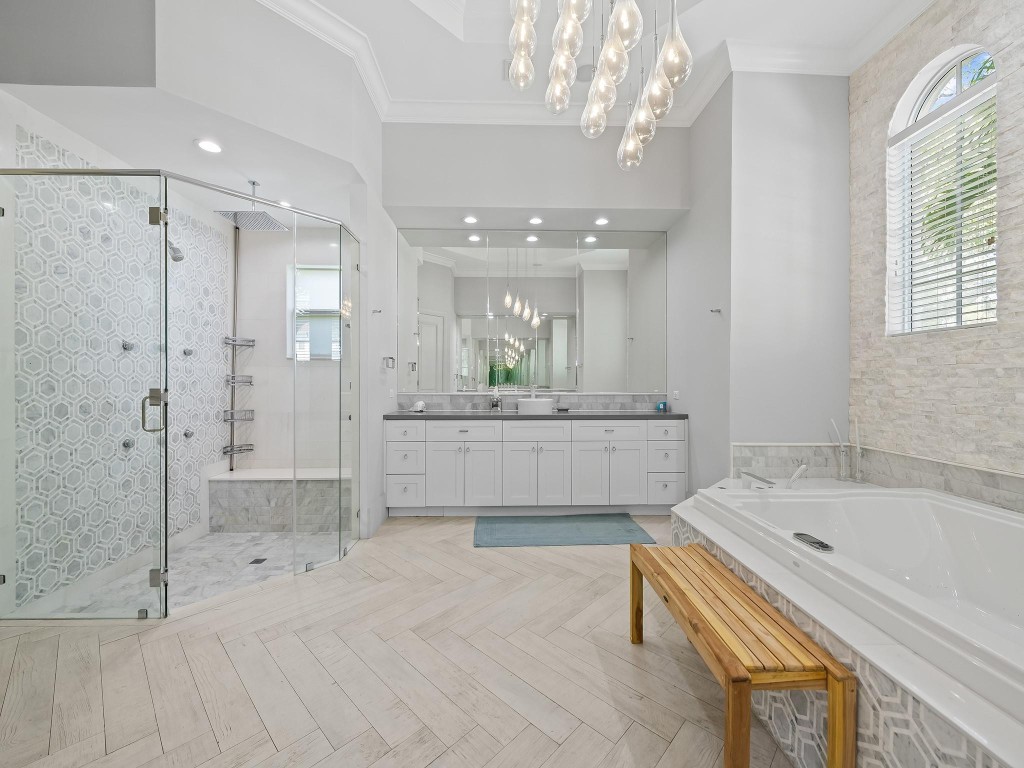 VISTA DEL LAGO - Residential