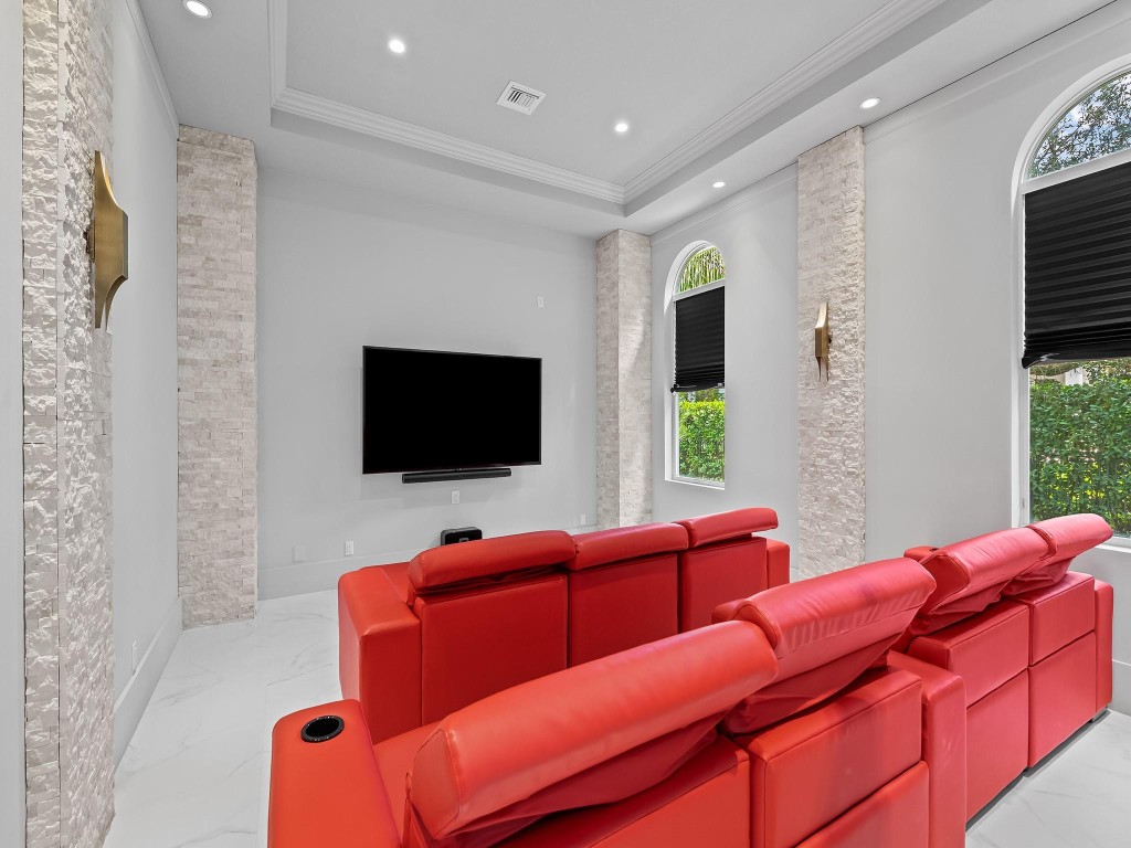 VISTA DEL LAGO - Residential