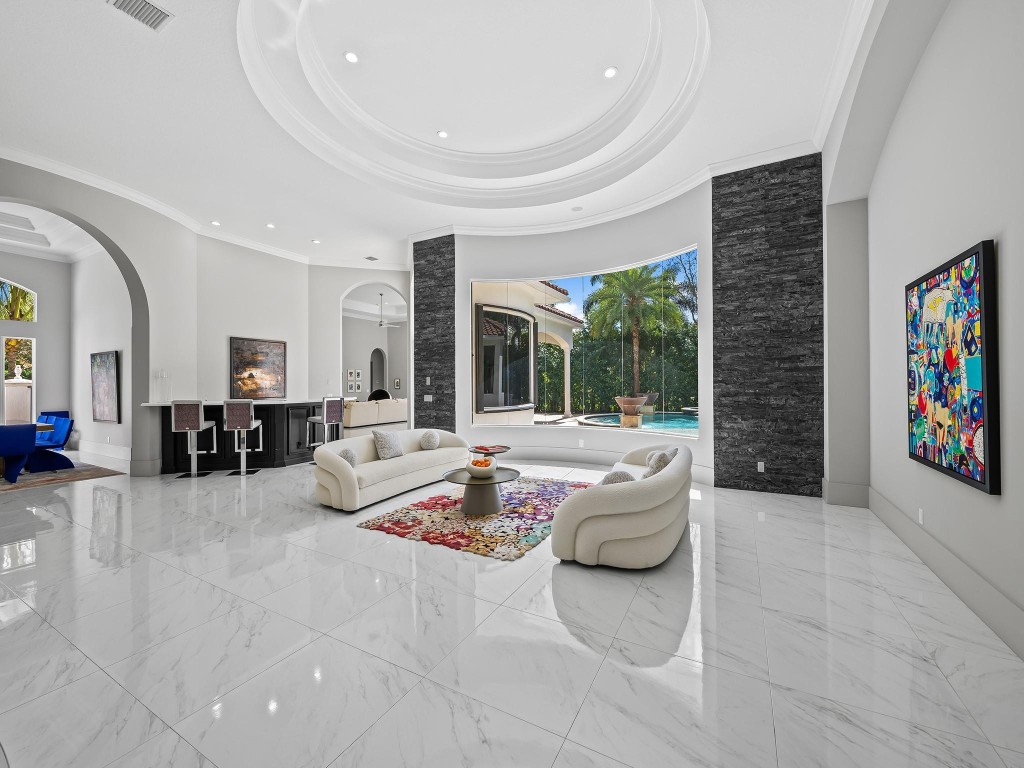 VISTA DEL LAGO - Residential