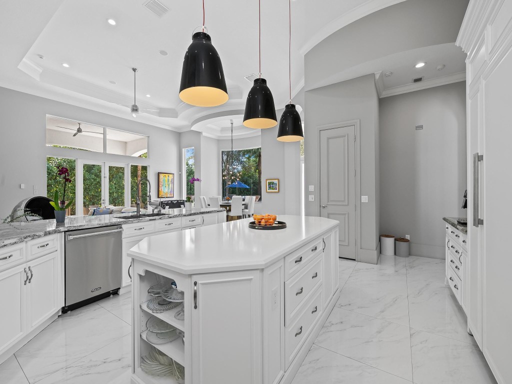 VISTA DEL LAGO - Residential