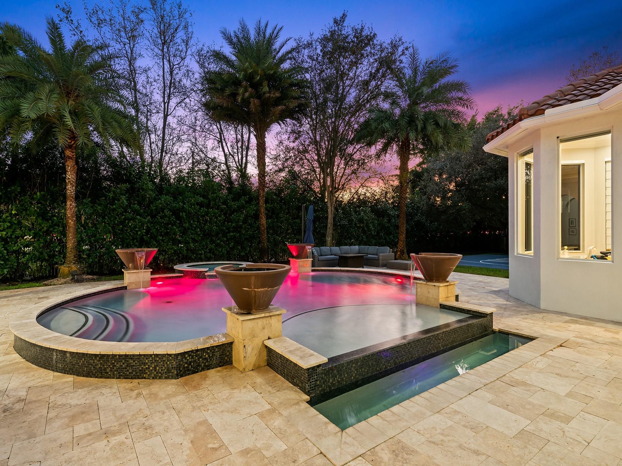 VISTA DEL LAGO - Residential