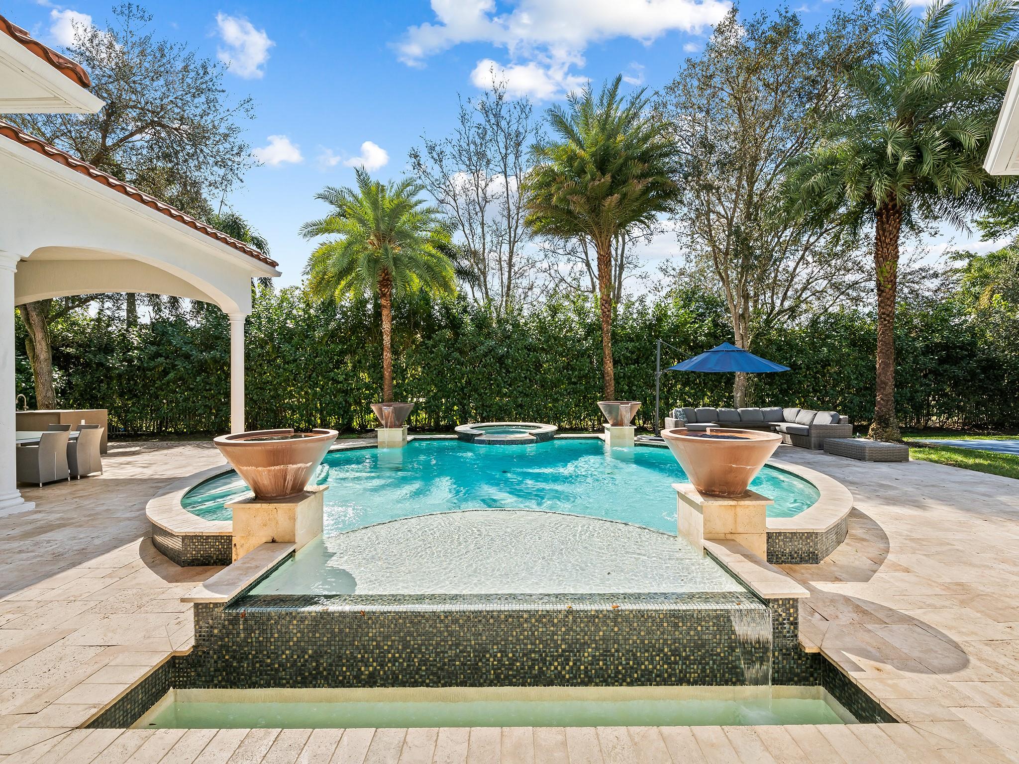 VISTA DEL LAGO - Residential