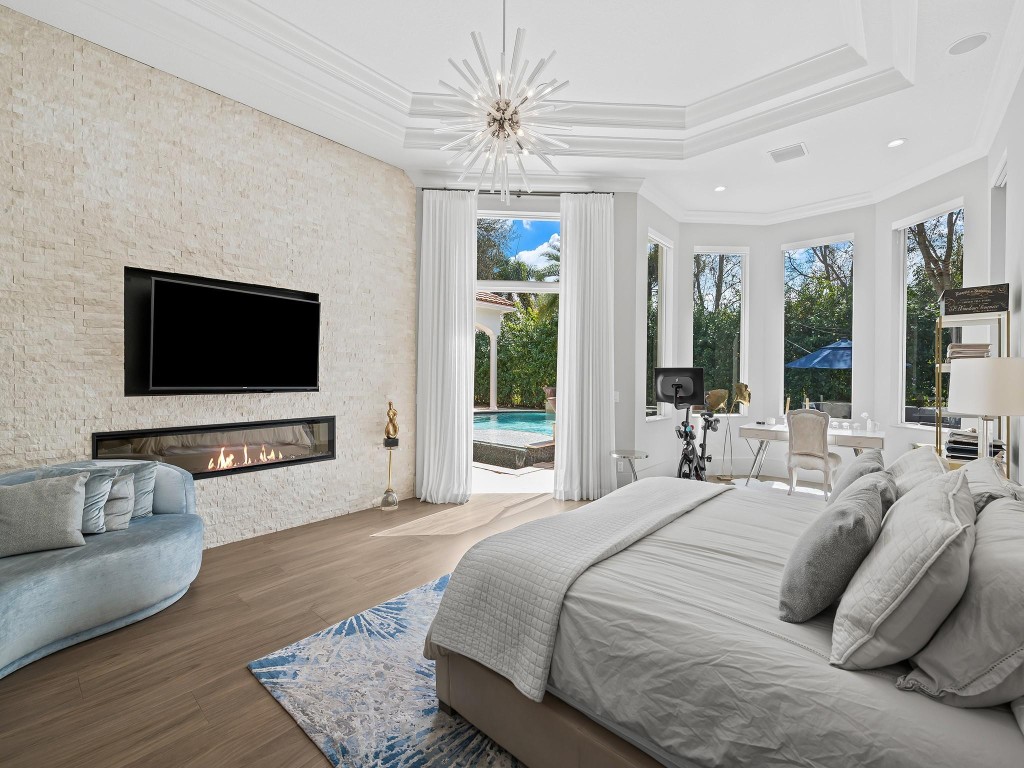 VISTA DEL LAGO - Residential