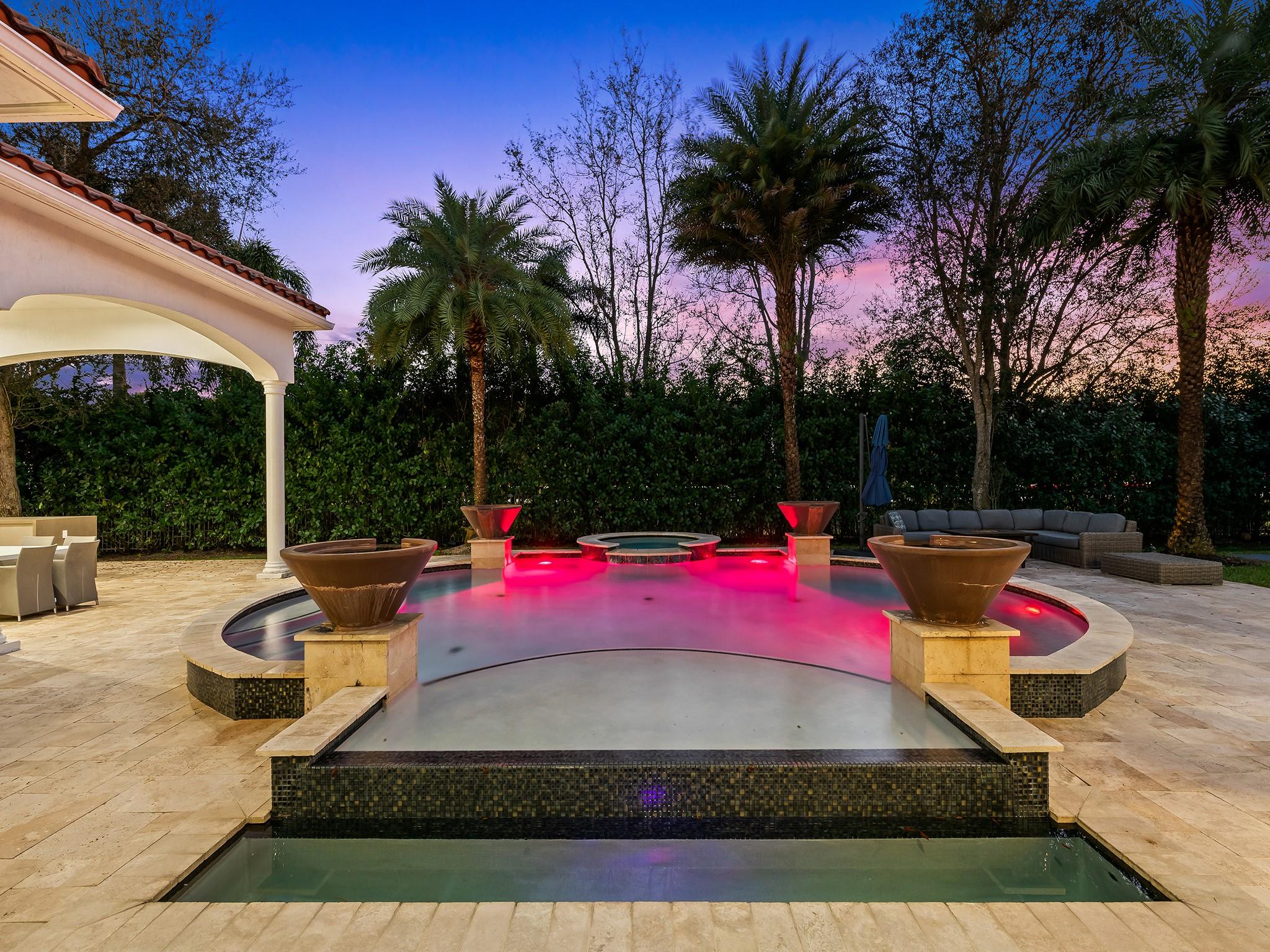 VISTA DEL LAGO - Residential