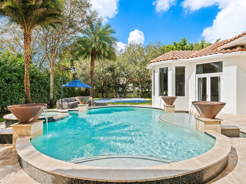 VISTA DEL LAGO - Residential