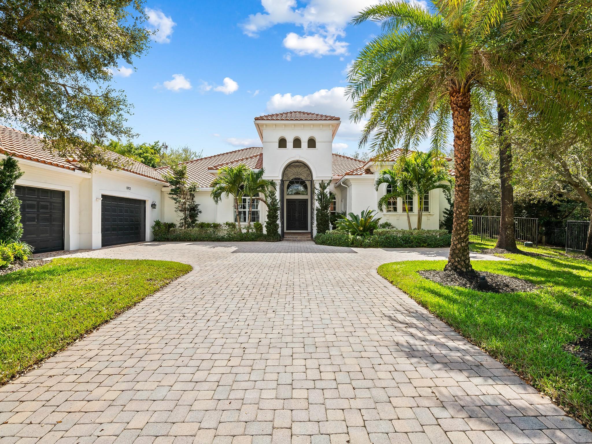 VISTA DEL LAGO - Residential