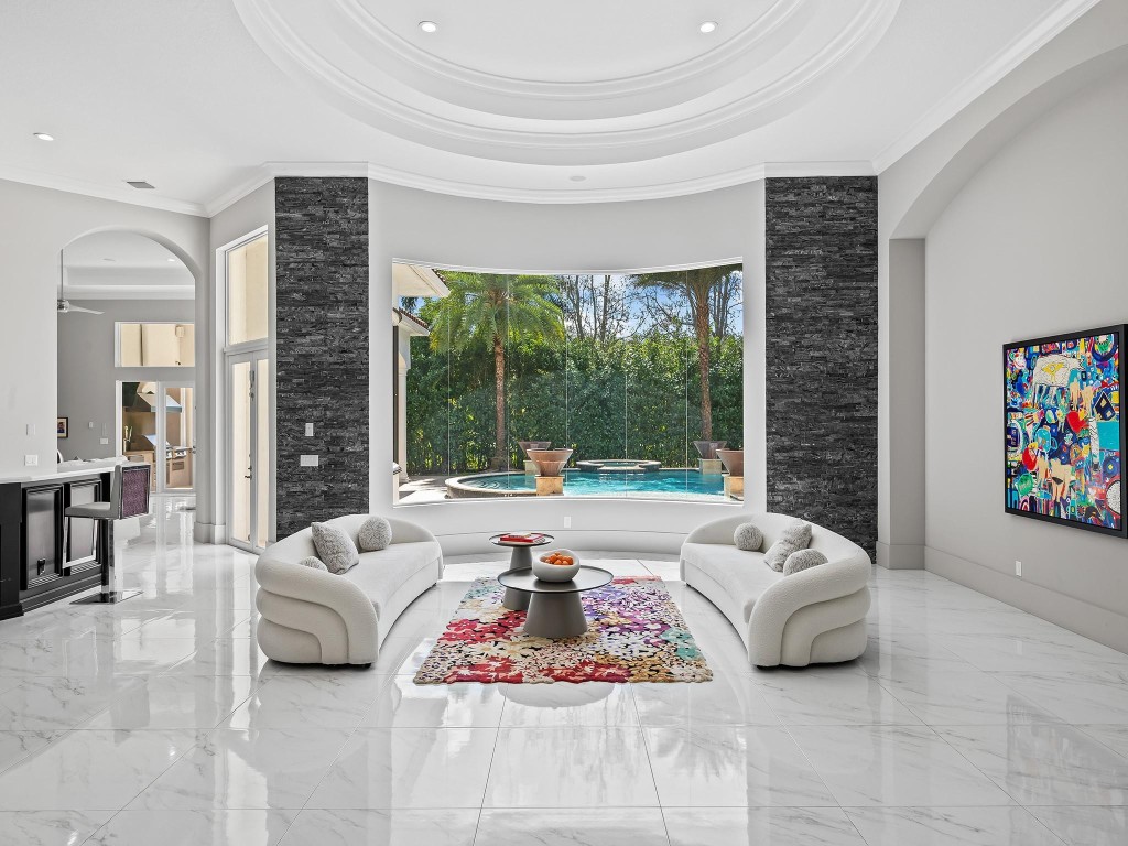 VISTA DEL LAGO - Residential