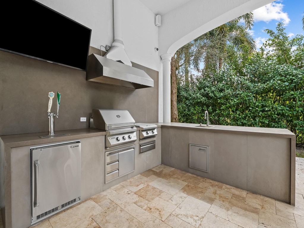 VISTA DEL LAGO - Residential