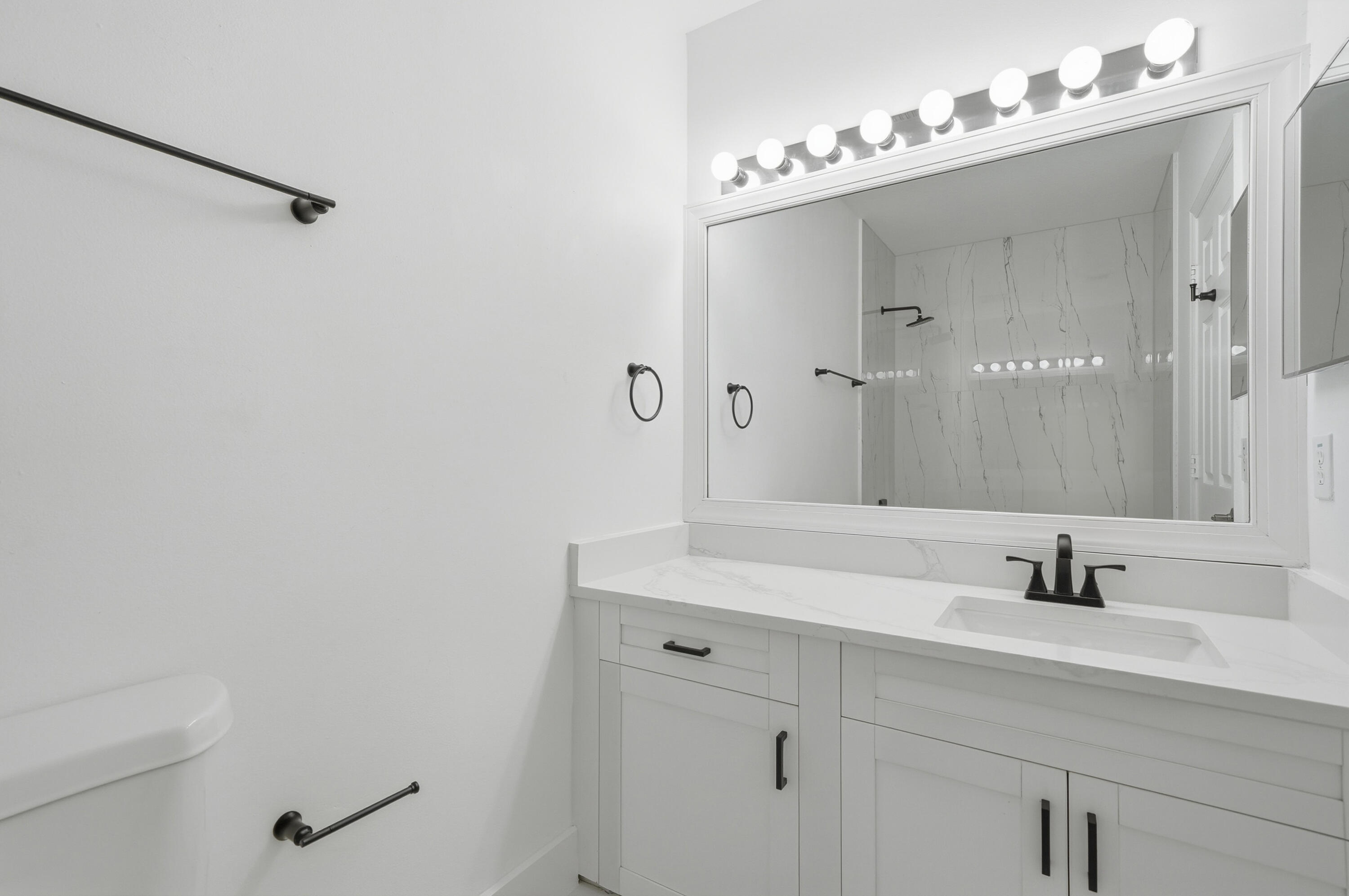 COUNTRY CLUB VILLAGE - Residential Lease